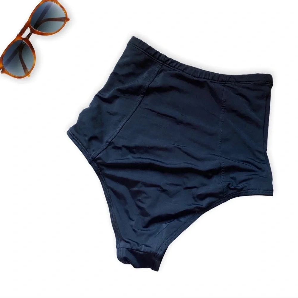 High-Waisted Bikini Bottoms | Streamlined and Slimming. - Picture 6 of 7